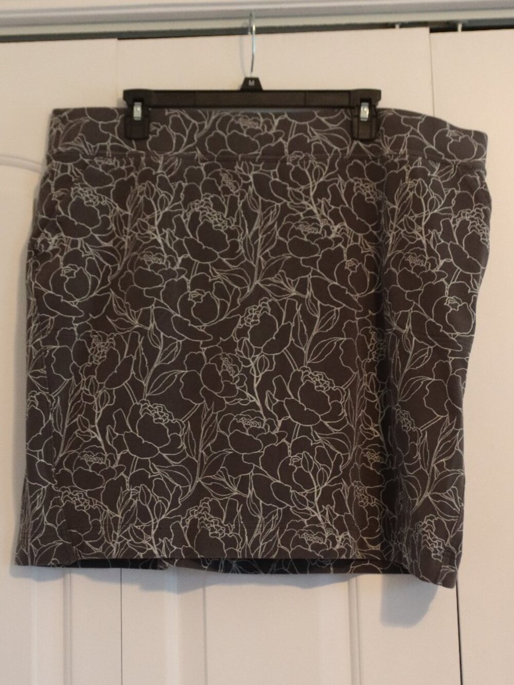Duluth Trading Company Grey Floral Outlined Knit Skort Size XL Cotton/Spandex